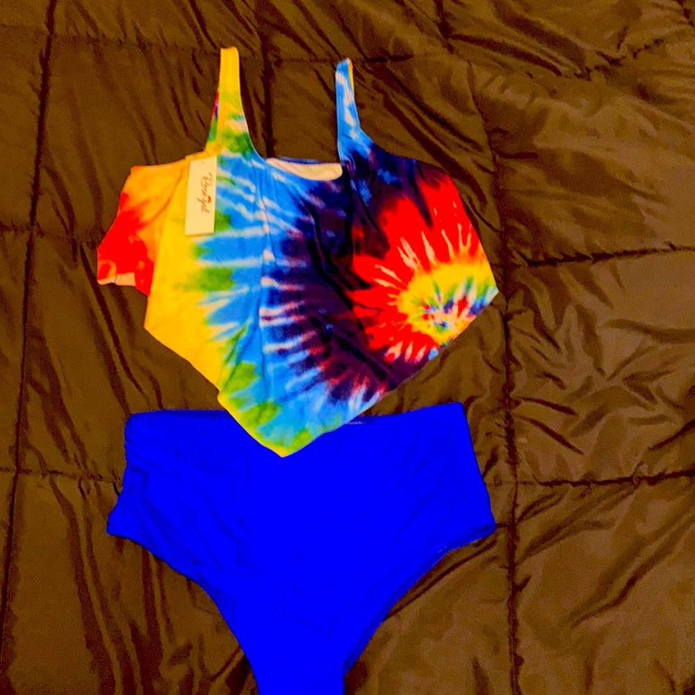 New with tags 2 piece tankini bathing suit